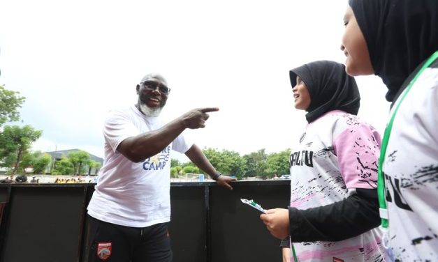 Jacksen F Tiago Seleksi Bakat Muda Sepak Bola Putri