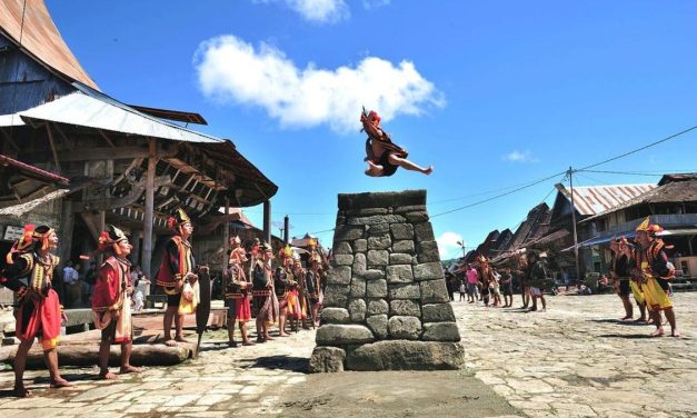 Adat Nias Tradisi Unik Dan Warisan Budaya Pulau Batu