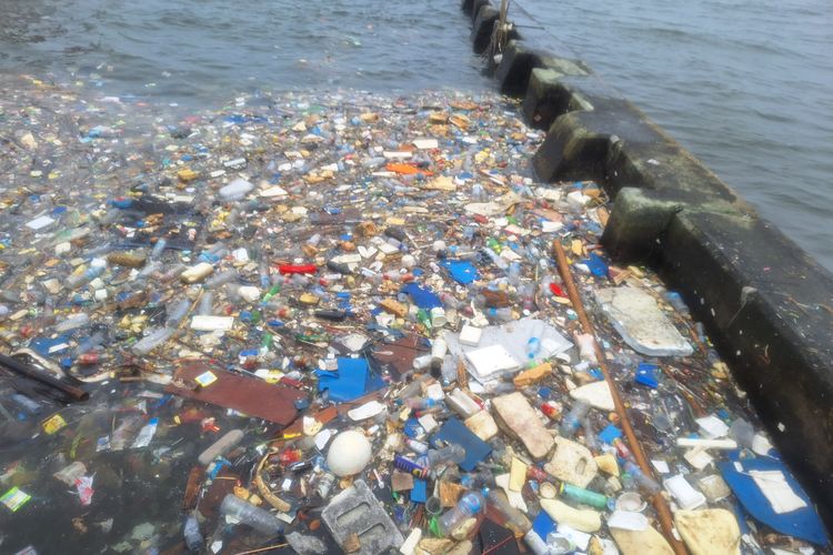 Fenomena Sampah Plastik Yang Sulit Dikendalikan Di Indonesia