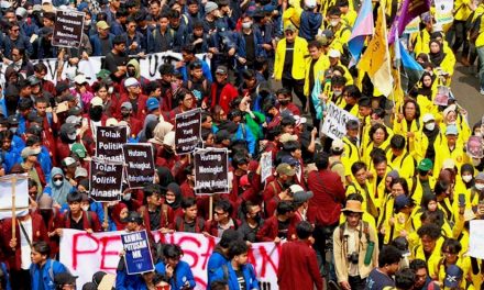 Aksi Demonstrasi Mahasiswa Warnai Sejumlah Kota Di Indonesia