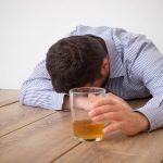 Alkohol Dan Kesehatan: Dampak Konsumsi Berlebihan Bagi Tubuh