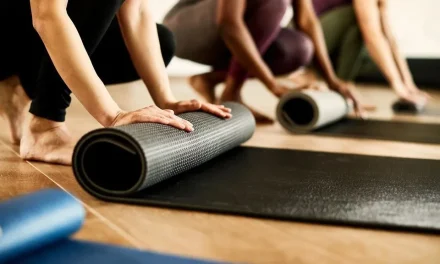 Memilih Matras Yoga Yang Nyaman Untuk Pemula Dan Profesional