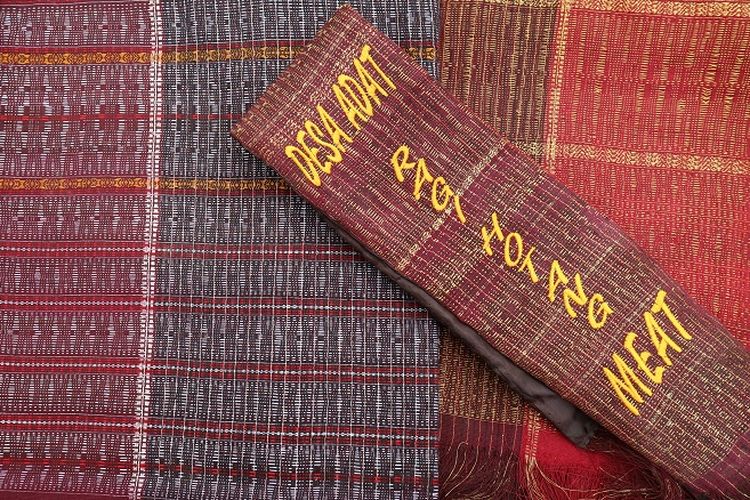 Mengenal Ulos Batak: Filosofi, Jenis, Dan Kegunaannya