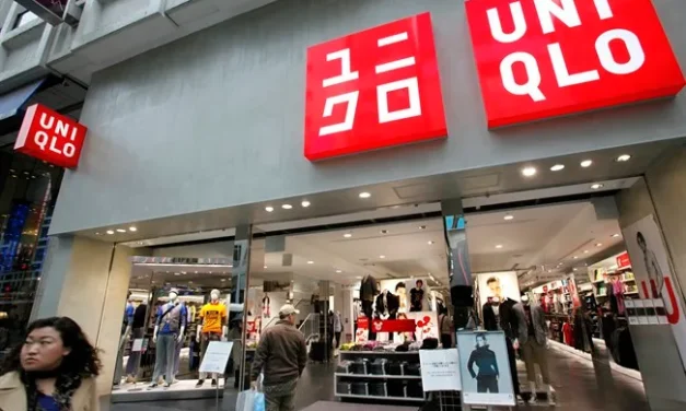 Strategi Uniqlo Mempertahankan Posisi Brand Fashion Global