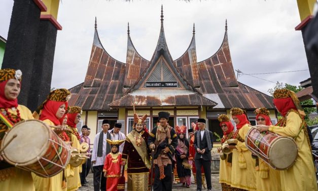 Daya Tarik Suku Minang: Tradisi, Budaya, Dan Filosofi Mendunia
