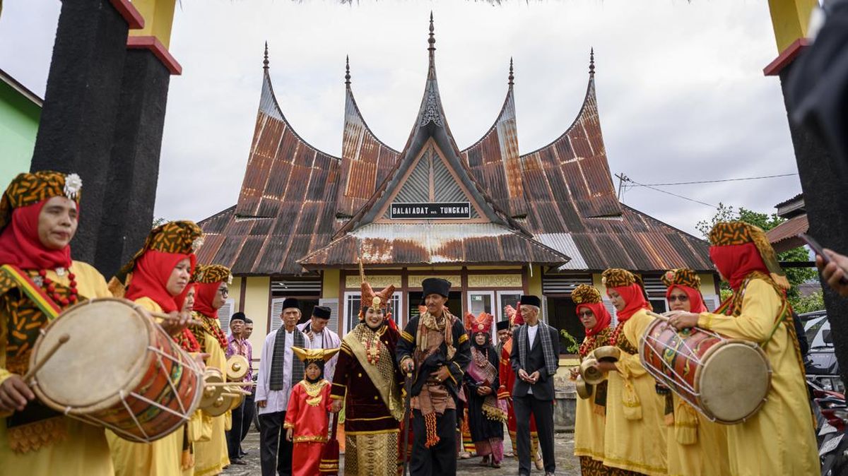 Daya Tarik Suku Minang: Tradisi, Budaya, Dan Filosofi Mendunia