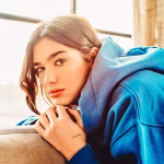 Dua Lipa: Perjalanan Karier Dan Popularitas Penyanyi Dunia Musik