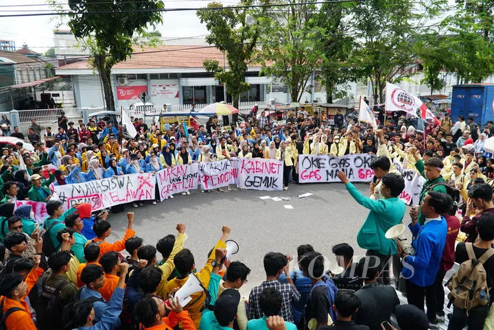 Demokrasi Aktivisme Mahasiswa Menentang Kebijakan Prabowo